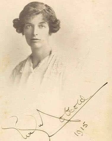 الليدي ايفيلين كوبولد