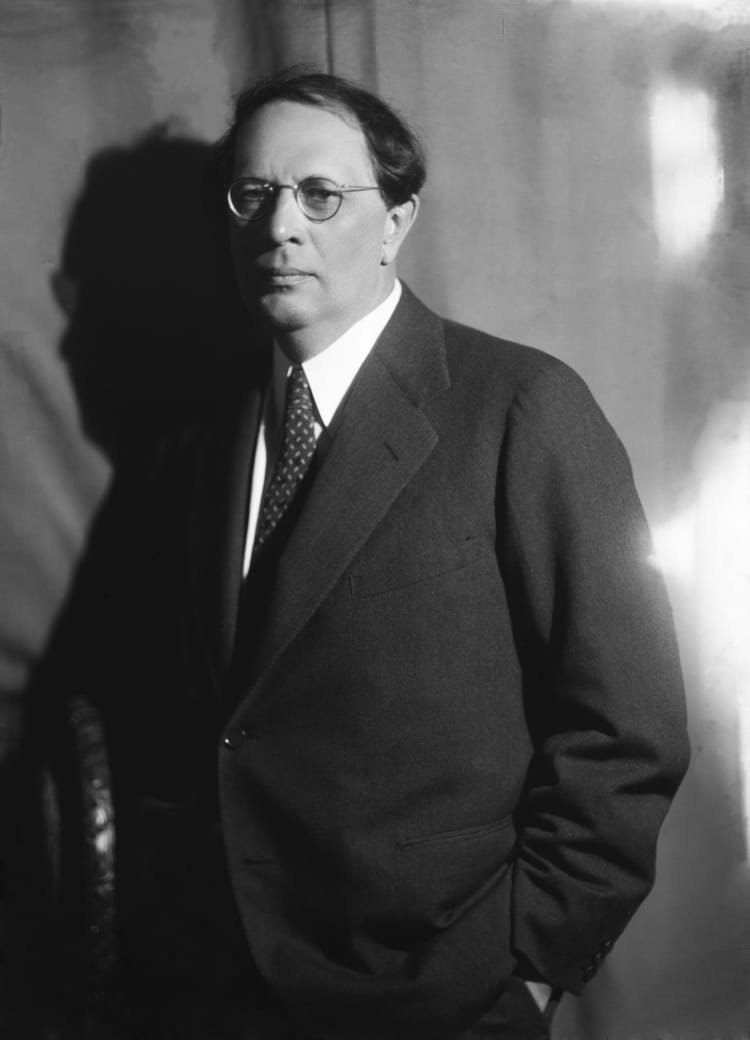 أليكس تولستوي